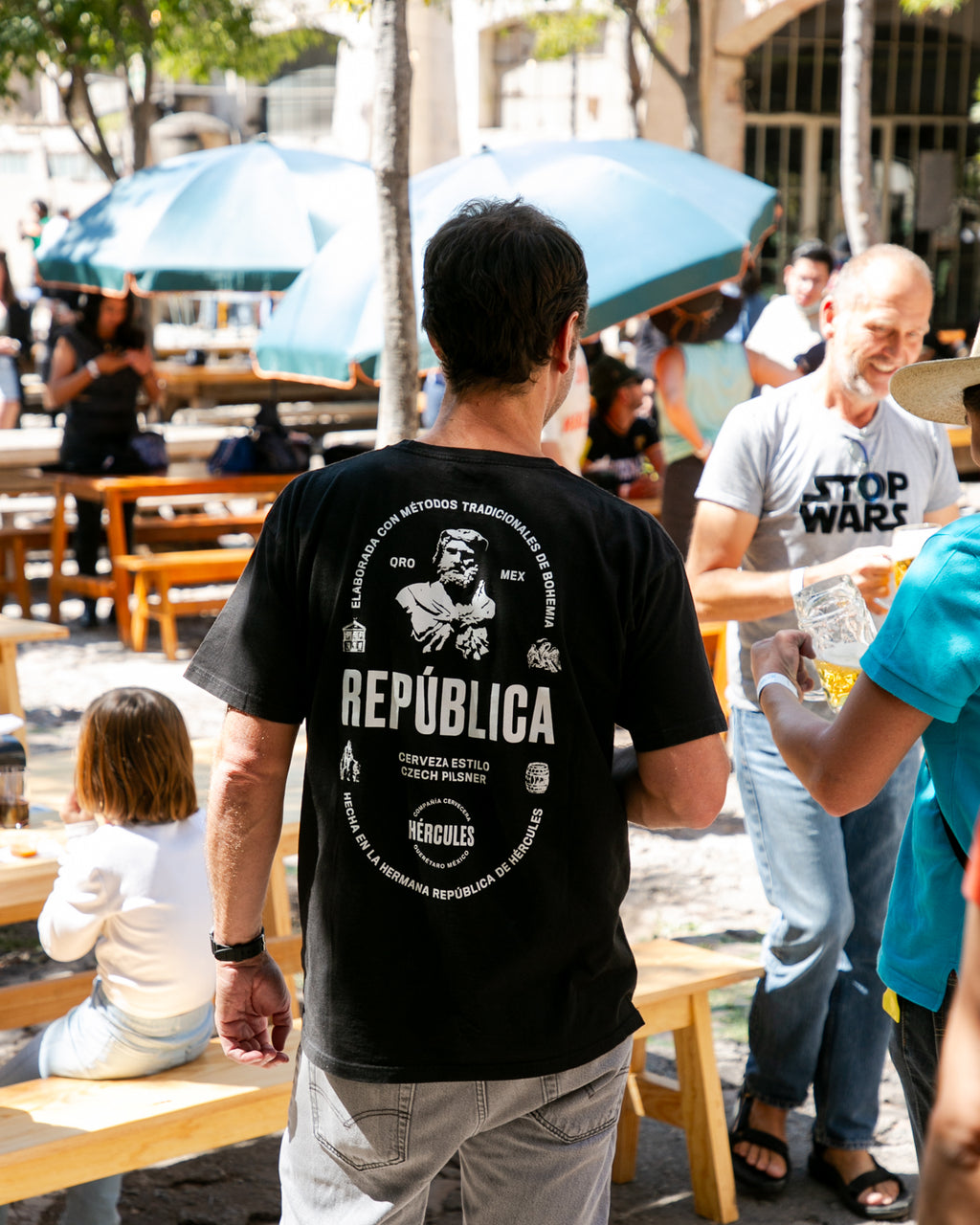 Playera - República - Color Negro