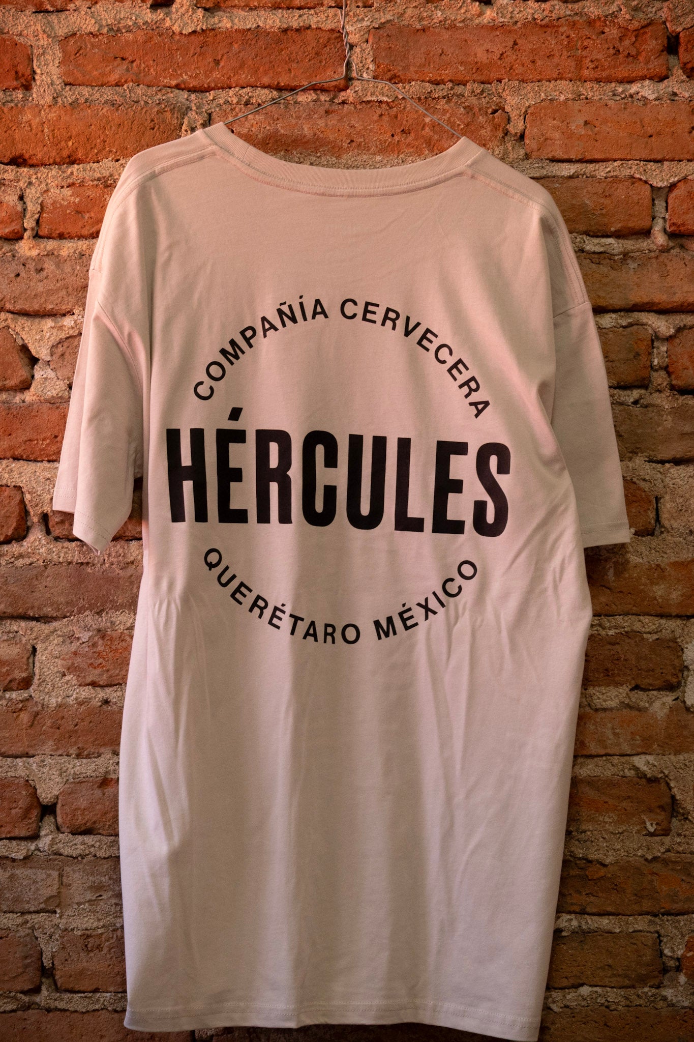 Playera - Logo Hércules - Hueso